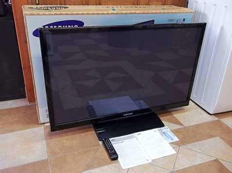 Televizor SAMSUNG - 109 cm