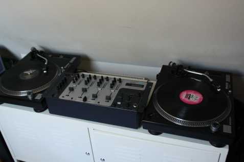 komplet DJ vybavení